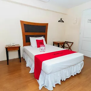 Hotel Reddoorz @ Amorsolo Makati **